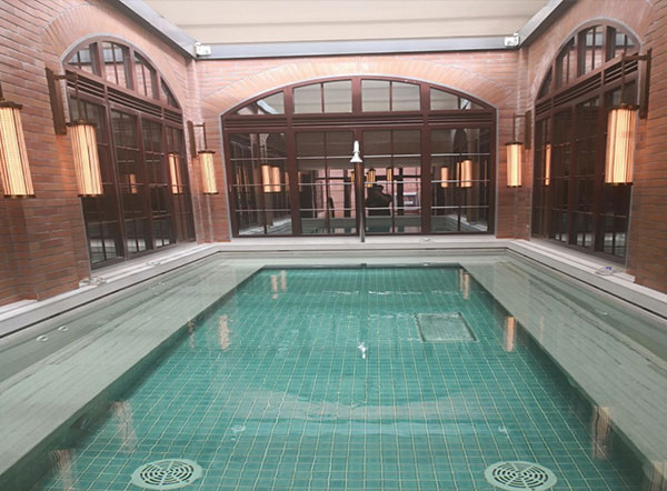上海建业里酒店游泳池